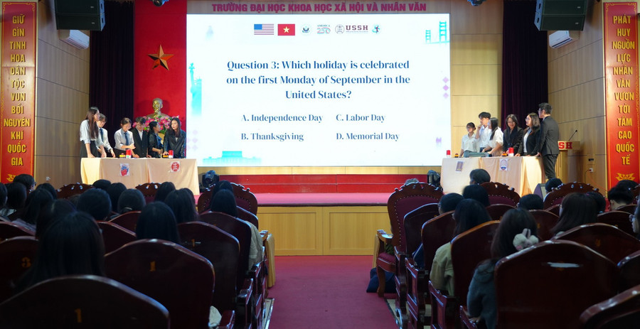 Các đội thi tham gia các phần thi sôi nổi ussh-anh-4.jpg