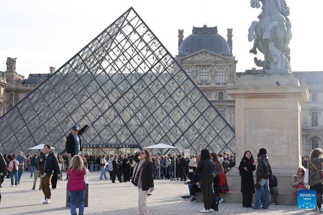 Bảo tàng Louvre rò rỉ nước, hư hại hàng trăm tư liệu cổ vật Ai Cập