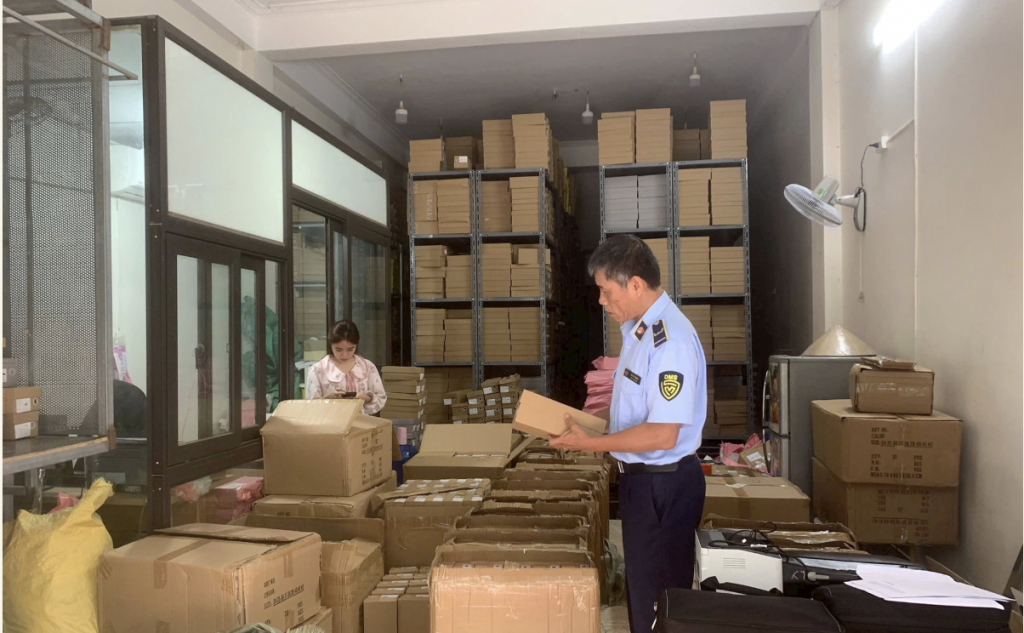 Siết chặt xử lý vi phạm trên sàn thương mại điện tử Siết chặt xử lý vi phạm trên sàn thương mại điện tử