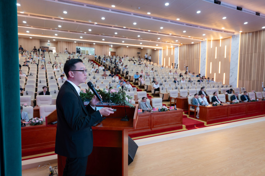 Báo cáo của Ths. Bác sĩ Vũ Văn Thức tại HSAPS 2025 tập trung hệ thống hóa kinh nghiệm lâm sàng trong phẫu thuật thu gọn ngực phì đại. anh-2.jpg