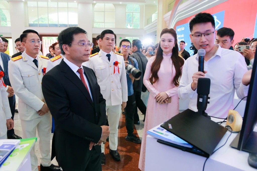 Bộ Tài chính đẩy mạnh chuyển đổi số, tạo nền tảng quản lý tài chính - ngân sách hiện đại Bộ Tài chính đẩy mạnh chuyển đổi số, tạo nền tảng quản lý tài chính - ngân sách hiện đại