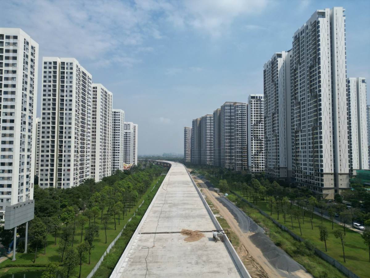 Tuyến đường uốn lượn qua khu đô thị phía Đông TPHCM. Ảnh: Anh Tú