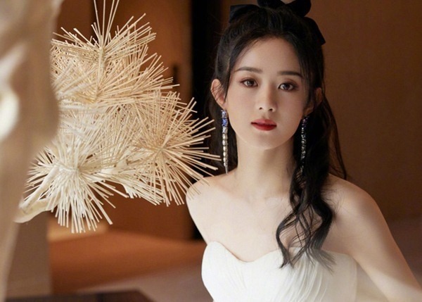 Triệu Lệ Dĩnh sở hữu khối tài sản ước tính đạt 87 triệu USD (2.289 tỉ đồng). Ảnh Nhà sản xuất