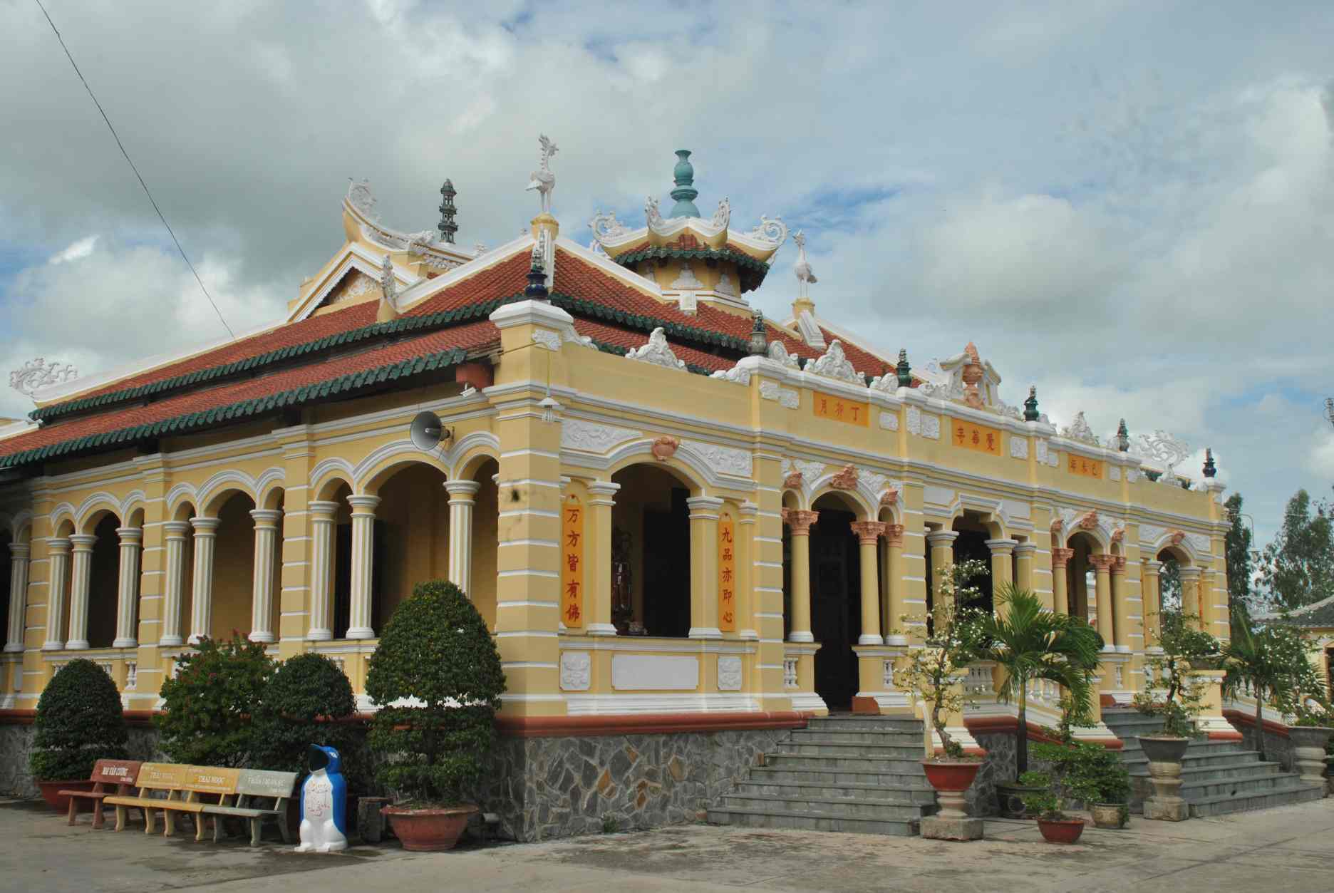 Di tích Chùa Giác Hoa, xã Vĩnh Lợi, Cà Mau được tư nhân khai thác tốt vừa làm du lịch vừa bảo tồn di tích. Ảnh: Nhật Hồ