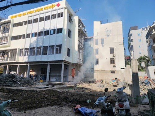 Bệnh viện Đa khoa Nông nghiệp thi công gây ồn và bụi