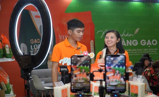 Các trách nhiệm của người bán hàng trong hoạt động livestream bán hàng