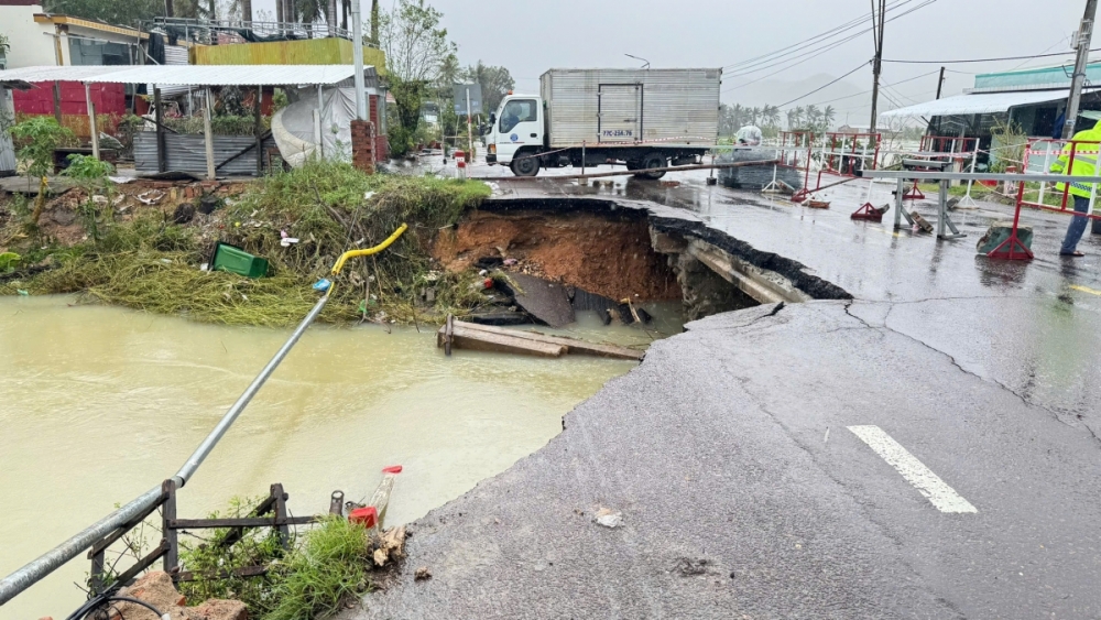 Hạ tầng đường bộ thiệt hại trên 500 tỷ đồng năm 2025, đặt ra nhiều thách thức