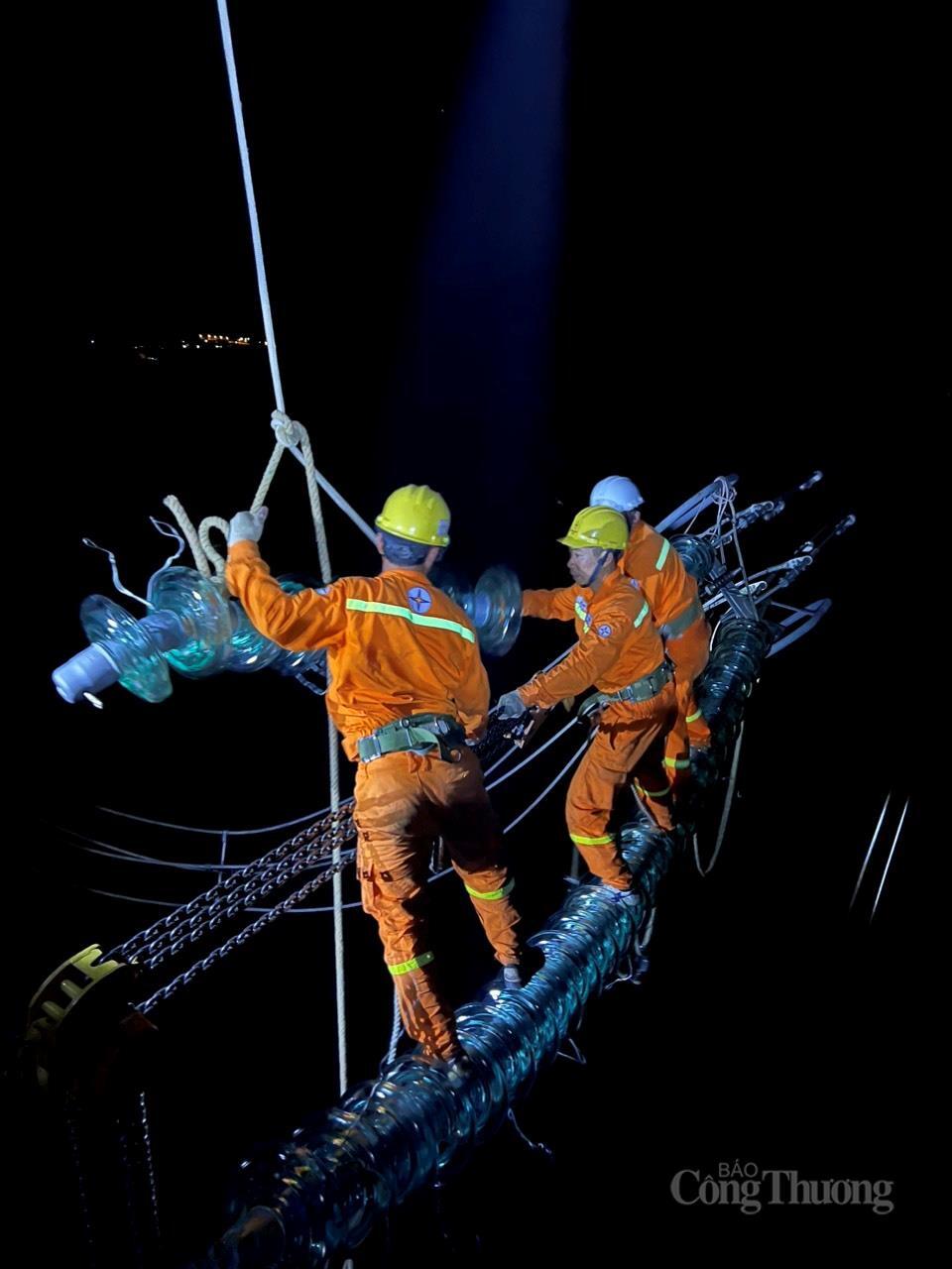 Những năm qua, hệ thống lưới điện quốc gia đã và đang được đầu tư, nâng cấp nhằm đáp ứng yêu cầu phát triển các nguồn điện phục vụ phát triển kinh tế. Ảnh: Mạnh Hùng