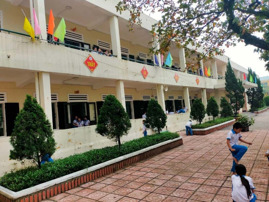 Nhà học cao tầng đầu tiên ở Hà Tĩnh được xây dựng vào năm 1983 tại Trường Tiểu học Cẩm Nhượng (xã Thiên Cầm). Ảnh: La Giang