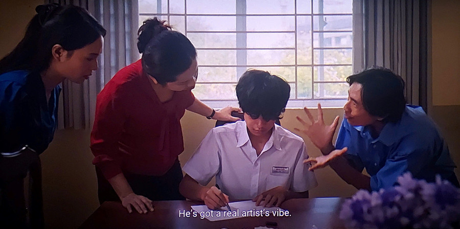 Câu chuyện của bố con ông Thái trong bộ phim 'Con kể ba nghe' rất gần gũi với đời thường. Ảnh chụp từ phim