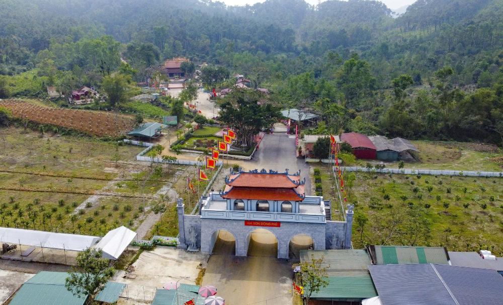 Khu di tích Phủ Na nhìn từ trên cao. Ảnh: Quách Du