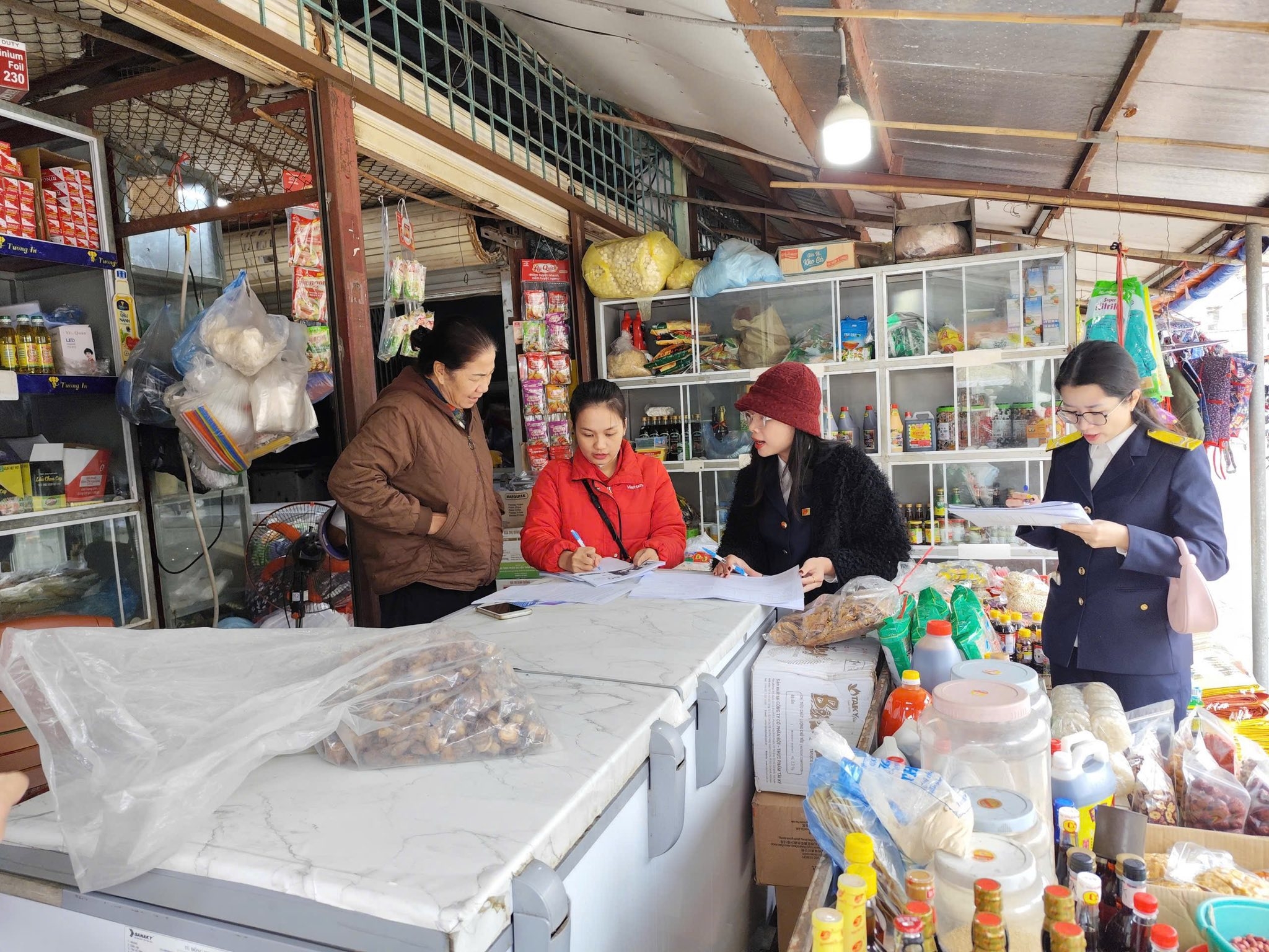 Sửa đổi tổng thể chính sách thuế, tạo dư địa cho hộ kinh doanh phát triển