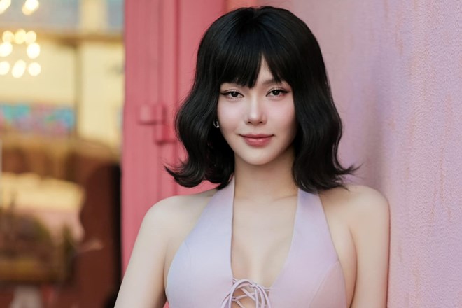 Minh Hằng diện set đồ 5 tỉ đồng khi xuống phố