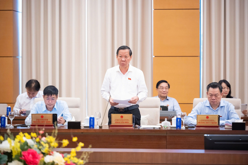 Chủ nhiệm Uỷ ban Kinh tế và Tài chính Phan Văn Mãi