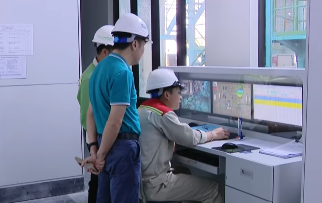 Công ty CP Khoáng sản Toàn Cầu đã đầu tư các loại máy móc, thiết bị thế hệ mới để tiết kiệm nhiên liệu hơn. Ảnh: Thu Huyền