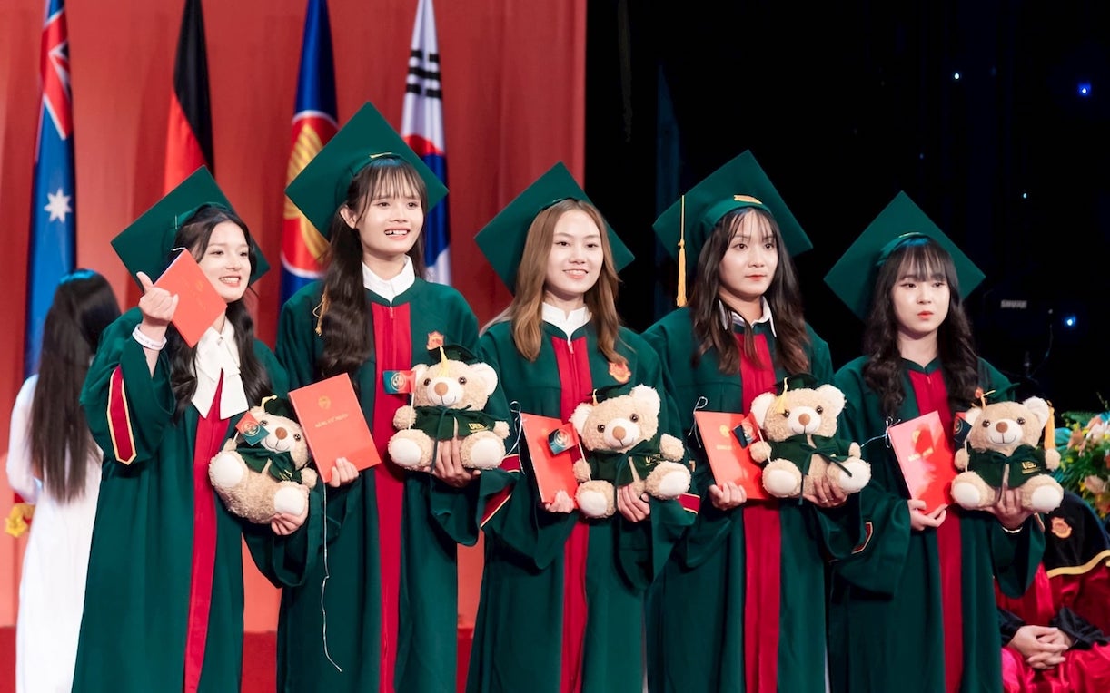 Sinh viên Trường Đại học Kinh tế, Đại học Quốc gia Hà Nội. Ảnh: UEB