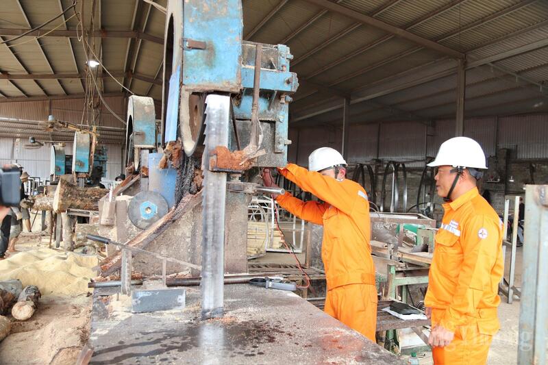 Gia Lai ưu tiên sử dụng điện an toàn, tiết kiệm mùa nắng nóng - 3