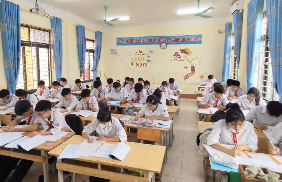 Học sinh Trường THCS Trần Nguyên Hãn (trước là Sơn Đông) đang chăm chỉ ôn tập. son-dong2.jpg