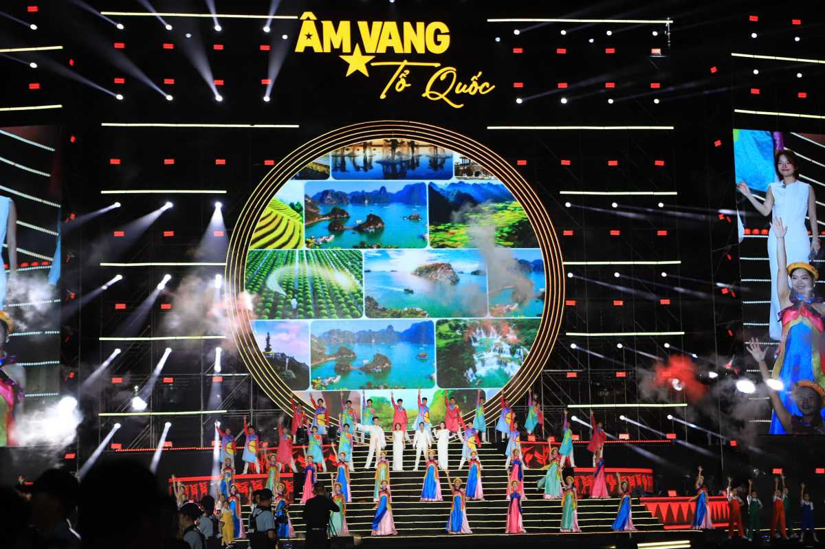 Loạt tiết mục nghệ thuật đặc sắc chạm tới trái tim khán giả. Ảnh: Tuấn Huy