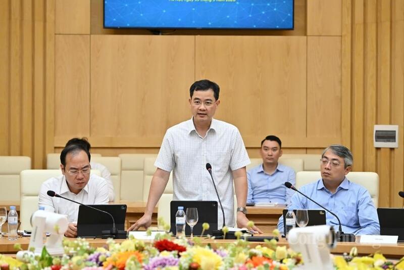 Bộ trưởng Lê Mạnh Hùng làm việc với Cục Quản lý và Phát triển thị trường trong nước - 4