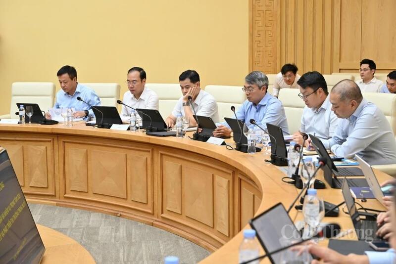 Đại diện một số đơn vị tham dự buổi làm việc. Ảnh: Cấn Dũng