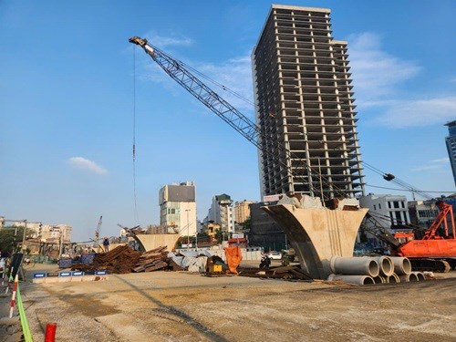 Lưu ý lộ trình thay thế khi đường La Thành bị rào chắn