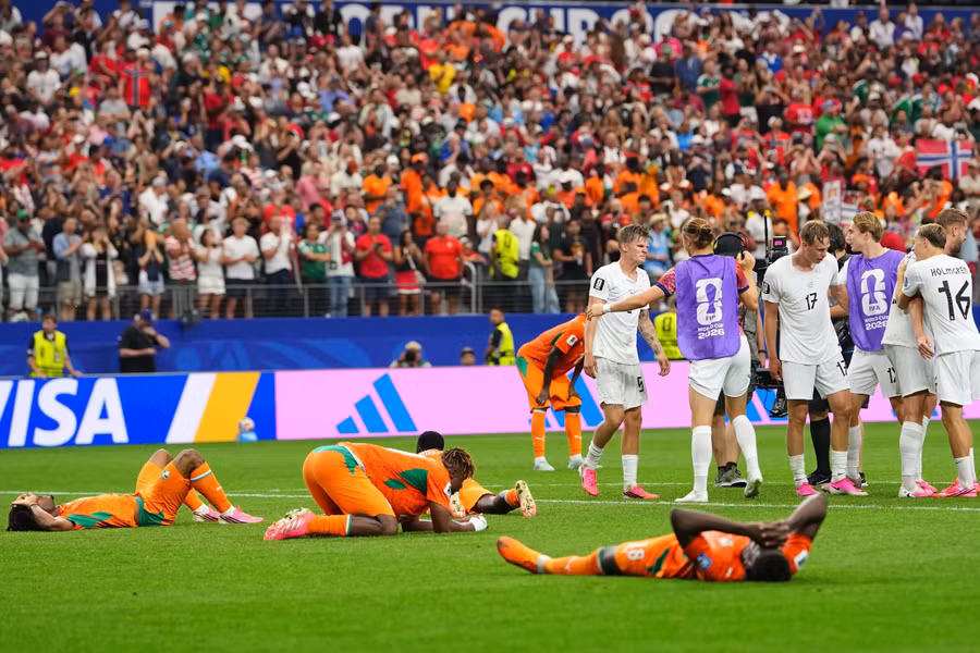 Hình ảnh trái ngược sau trận Na Uy thắng Bờ Biển Ngà 2-1 ở vòng 1/16 World Cup 2026. na-uy-bbn-2.jpg