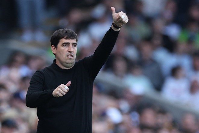 HLV Andoni Iraola sẵn sàng chứng minh bản thân tại Liverpool