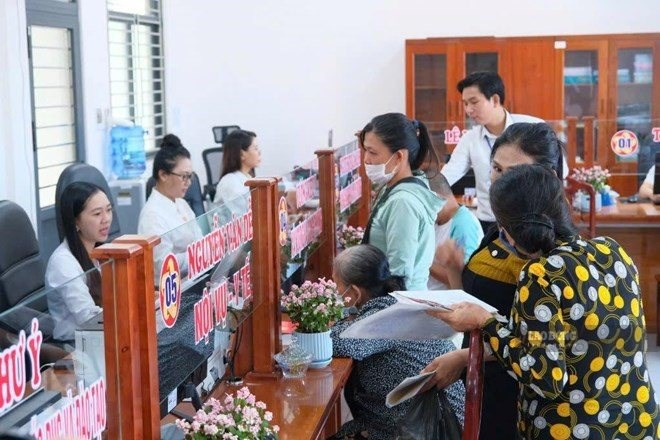 Bộ Nội vụ phản hồi kiến nghị của công chức cấp xã hưởng lương 9,3 triệu đồng/tháng