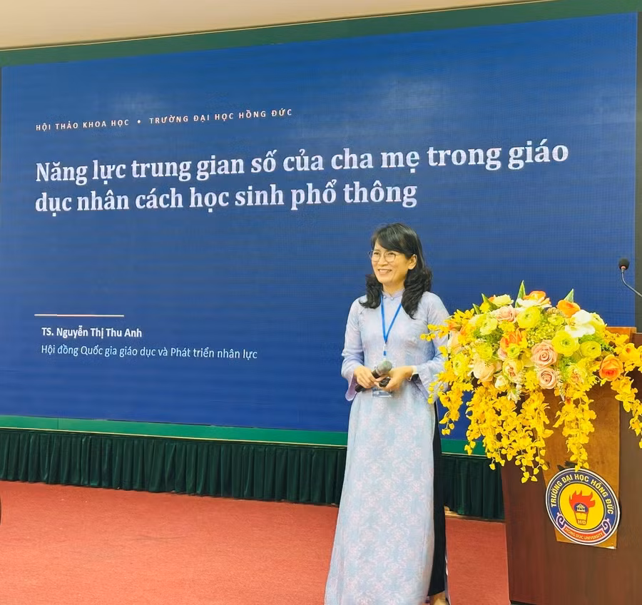 Tiến sĩ Nguyễn Thị Thu Anh - Thành viên Hội đồng quốc gia Giáo dục và Phát triển nhân lực tham luận tại Hội thảo. Ảnh: Nguyễn Minh Tiến sĩ Nguyễn Thị Thu Anh - Thành viên Hội đồng quốc gia Giáo dục và Phát triển nhân lực tham luận tại Hội thảo. Ảnh: Nguyễn Minh
