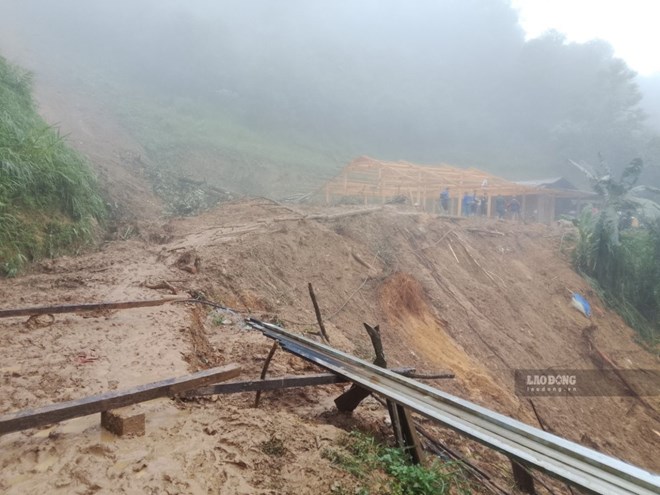 Mây dông từ Tuyên Quang, Sơn La đang tiến vào Lào Cai, nguy cơ mưa lớn diện rộng