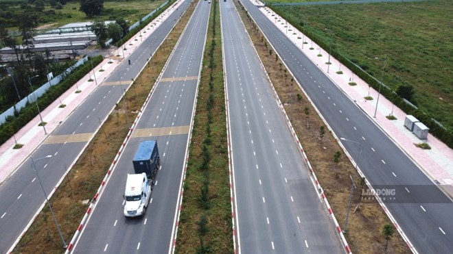 Diện mạo 2 tuyến đường 8-10 làn xe ở Đồng Nai nối TPHCM sắp hoàn thành