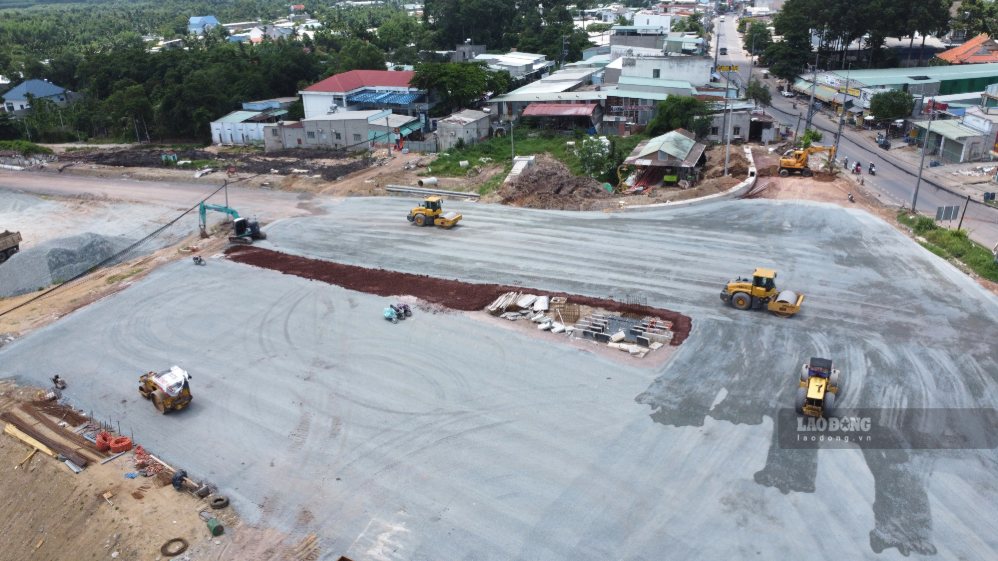 2 tuyến đường 25B và 25C là những “mảnh ghép” quan trọng để kết nối sân bay Long Thành với các tuyến cao tốc, vành đai. Ảnh: HAC