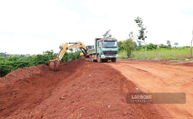 Hiện, cao tốc Bảo Lộc - Liên Khương đã bàn giao khoảng 471ha mặt bằng, đạt gần 76% diện tích toàn dự án. Ảnh: Phúc Khánh