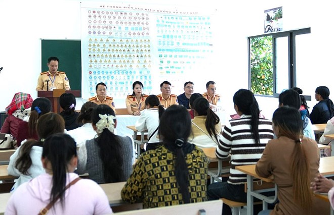 Bộ Công an không đồng ý giảm thời gian thi lý thuyết sát hạch của người không biết chữ