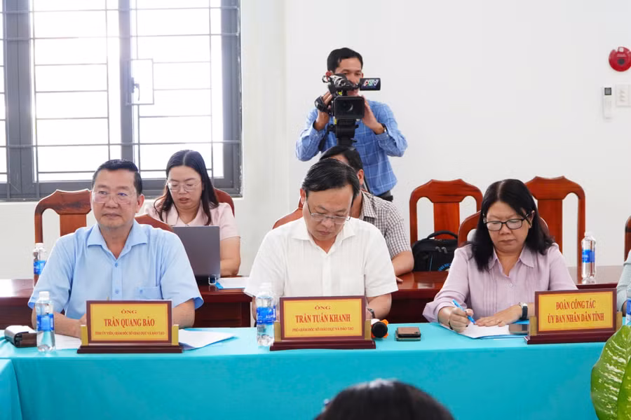 0-ag-thu-truong-8.jpg