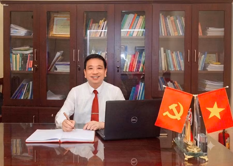 Thầy Nguyễn Văn Hanh – Bí thư Đảng ủy, Hiệu trưởng Trường THPT Hàm Yên. 2aobor294ni6iidvf6prfwbgrq1fzwjtfzypp5w8.jpg