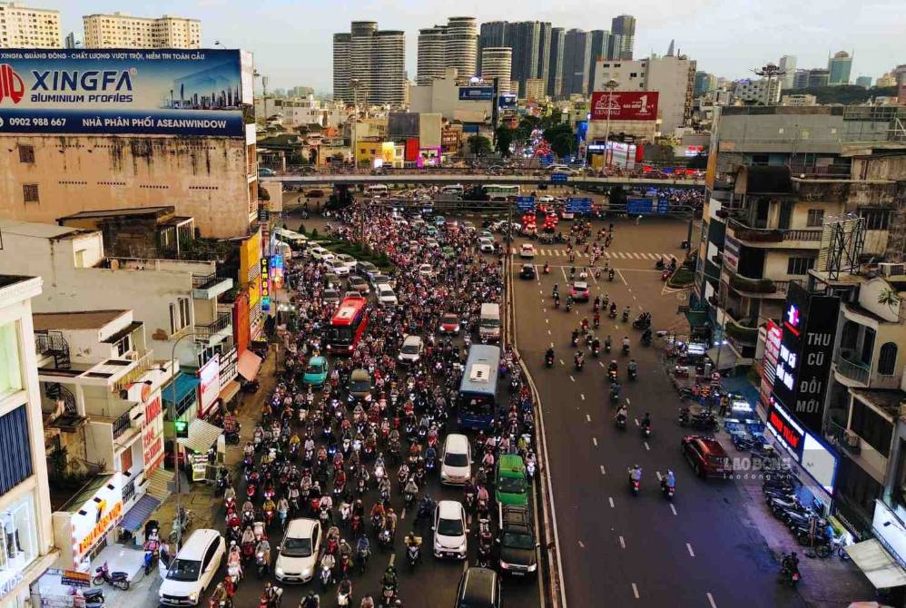 Một vụ ùn tắc tại nút giao Hàng Xanh năm 2026.  Ảnh: Minh Quân