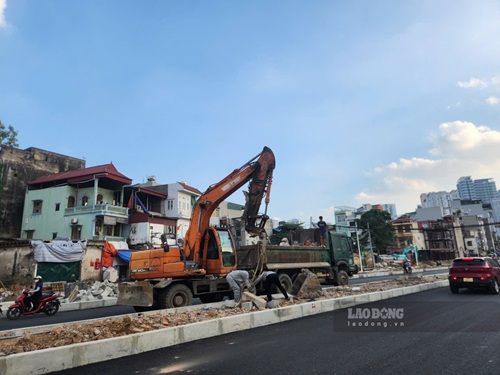 Vành đai 2,5 Hà Nội tất bật trước ngày thông xe kỹ thuật. Ảnh: Minh Hạnh chụp ngày 3.10.2026