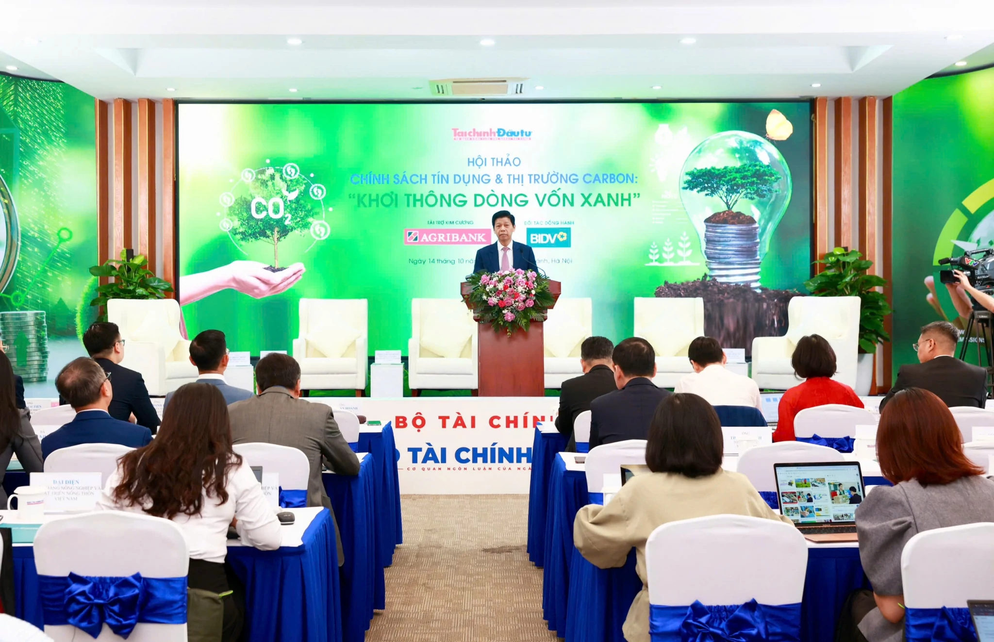 Kết nối tín dụng và thị trường carbon để khơi thông dòng vốn xanh