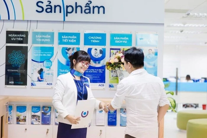 Lãi suất - tỷ giá hôm nay: Tiền gửi dài hạn vượt 7%/năm, tỷ giá trung tâm tăng trở lại
